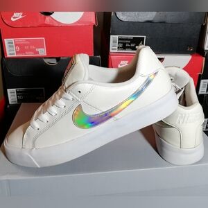 NIKE AIR COURT "HOLOGRAM SWOOSH" WOMEN'S US SIZE 8.5 GREAT CONDITION